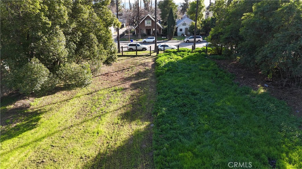 360 W 16th Property Photo 10