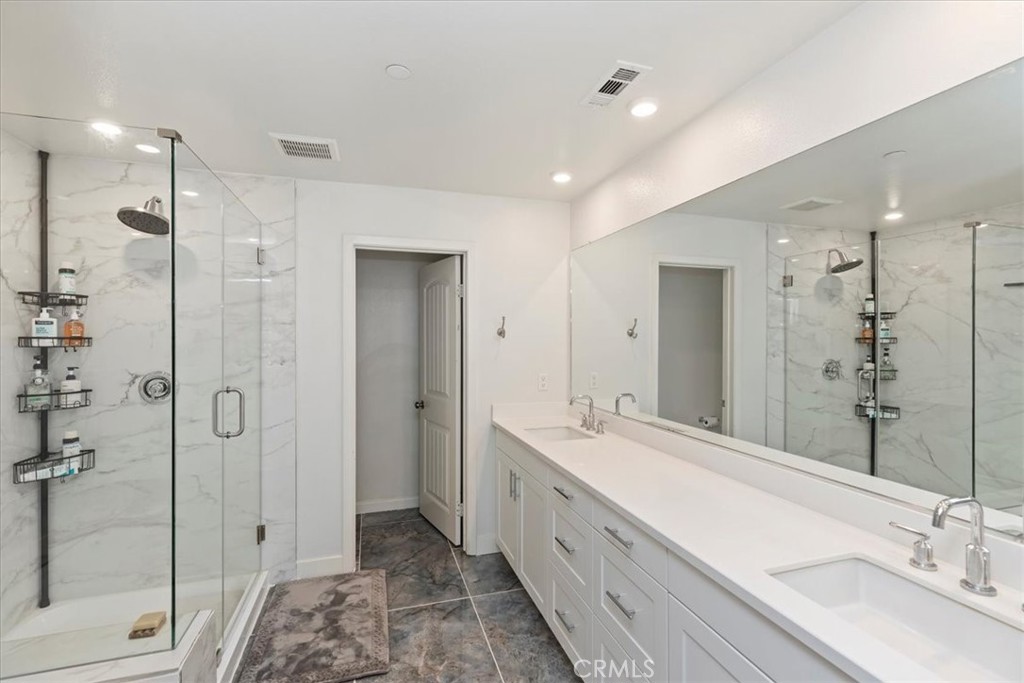 425 N Beechwood Property Photo 18