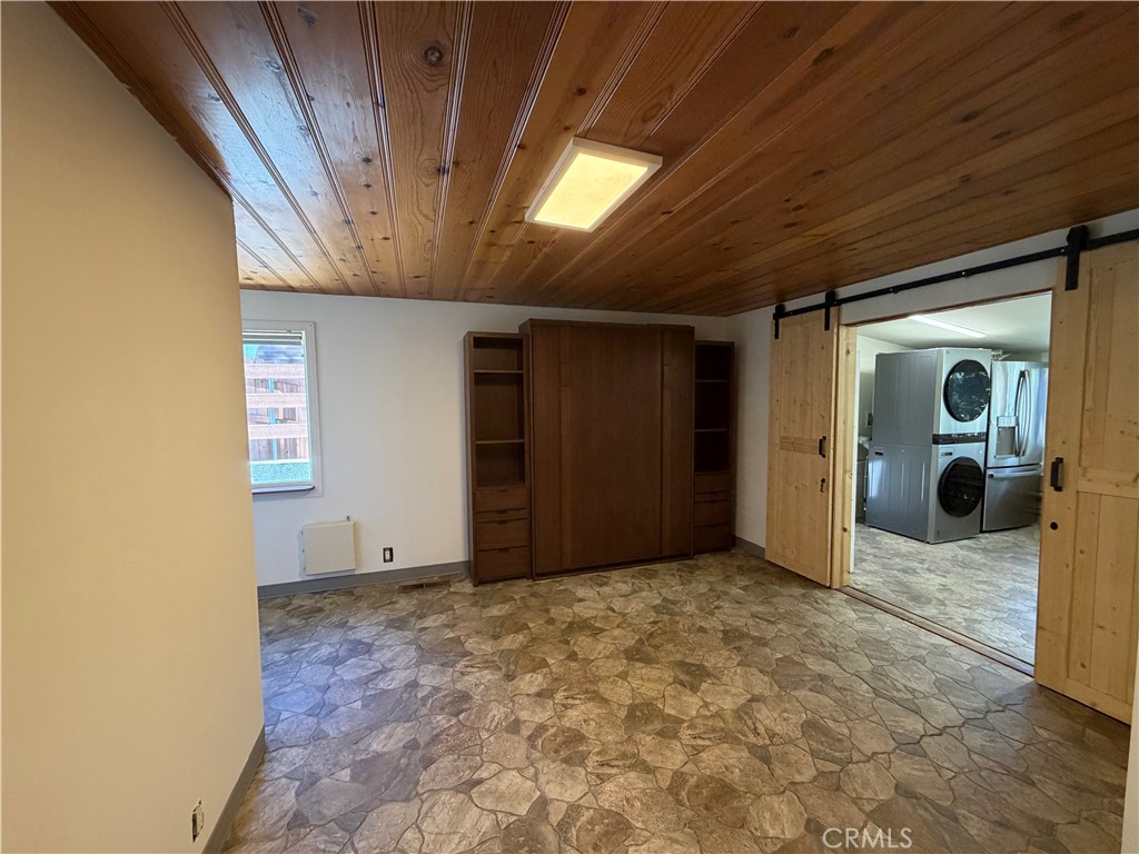 1055 Playground Property Photo 33