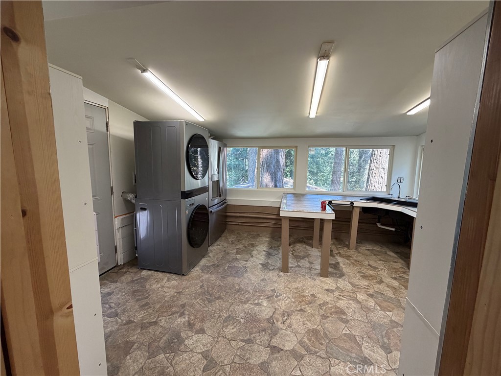 1055 Playground Property Photo 34