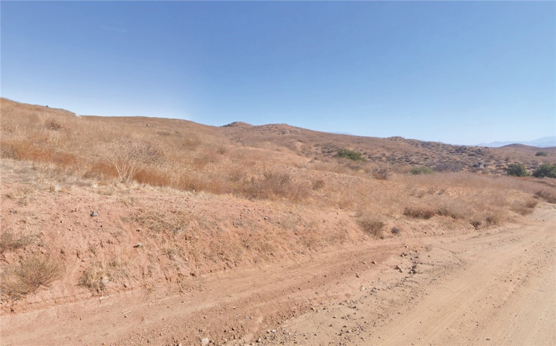 2 Blue Sky Road Property Photo 3