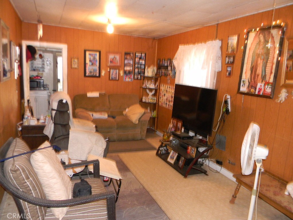 10108 24th Property Photo 3