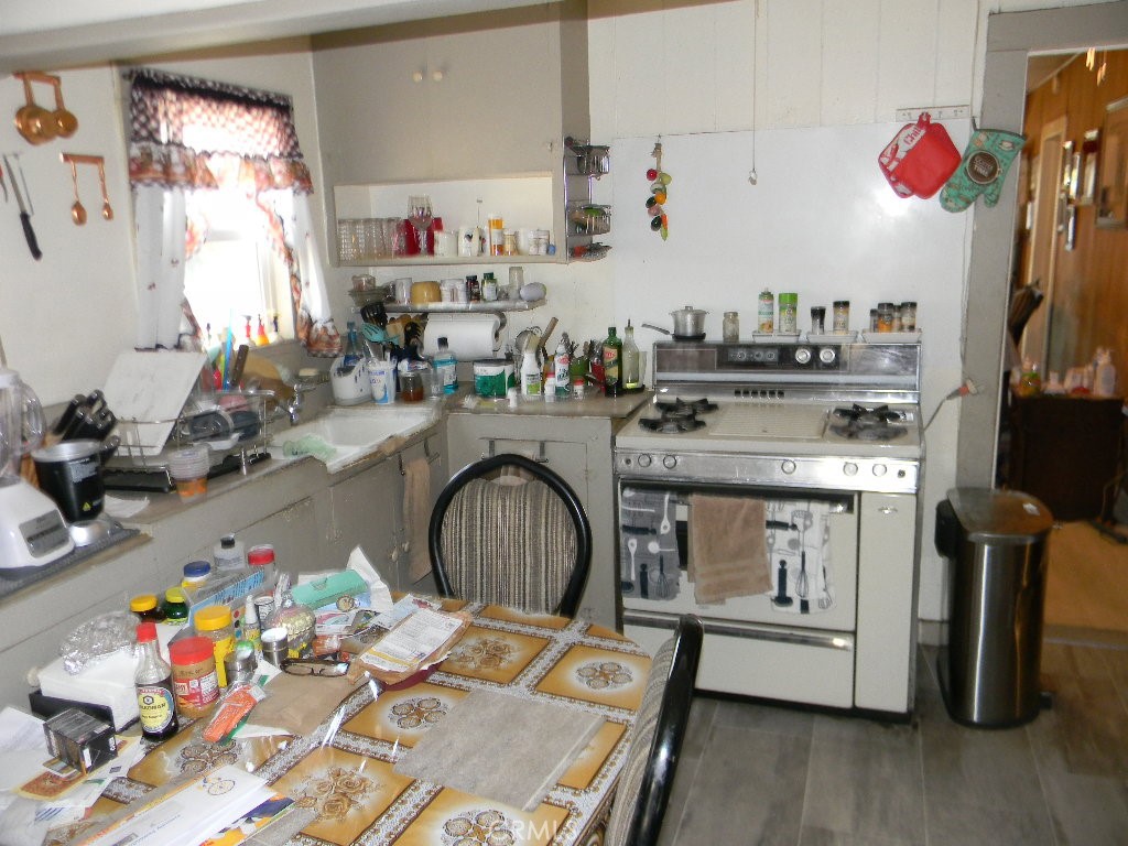 10108 24th Property Photo 7