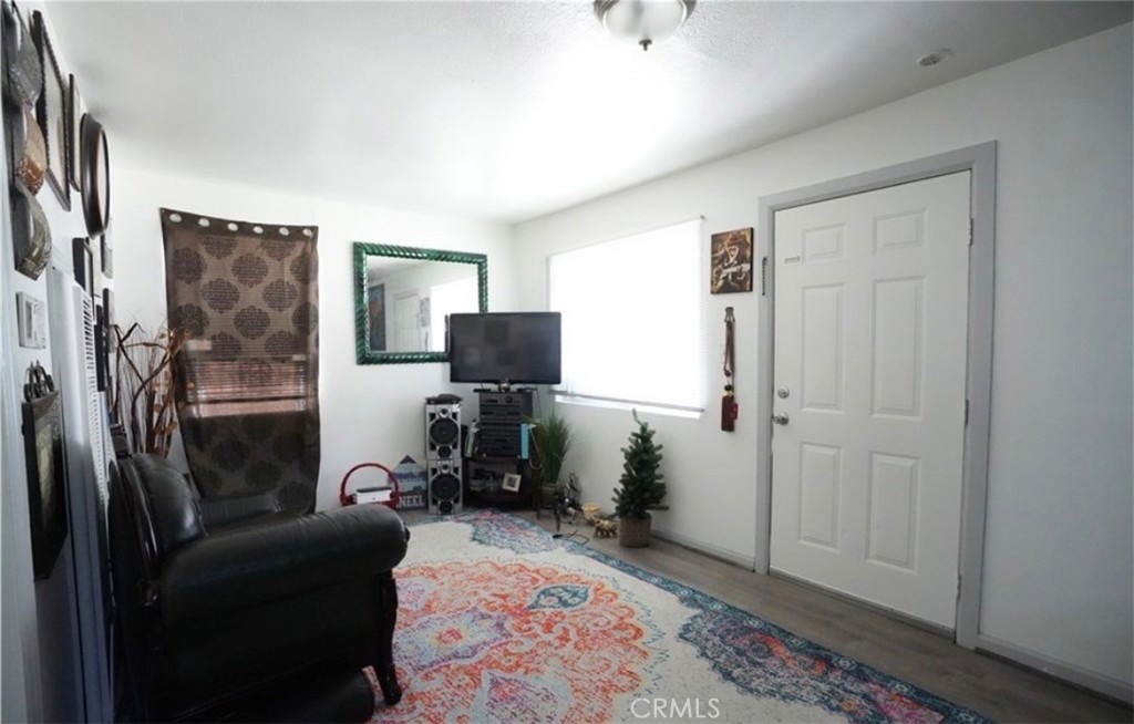 1144 W 85th Property Photo 7