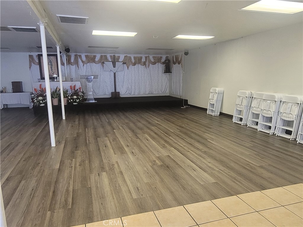 13575 Magnolia Avenue Property Photo 11