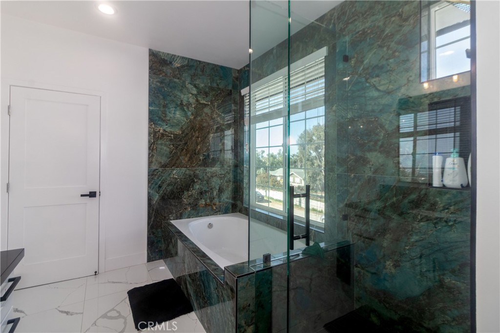 17423 Wicker Way Property Photo 26
