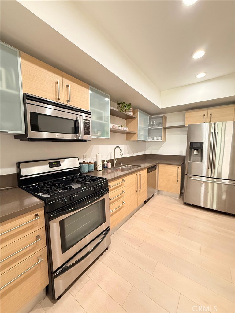 1234 Wilshire 233 Property Photo 15