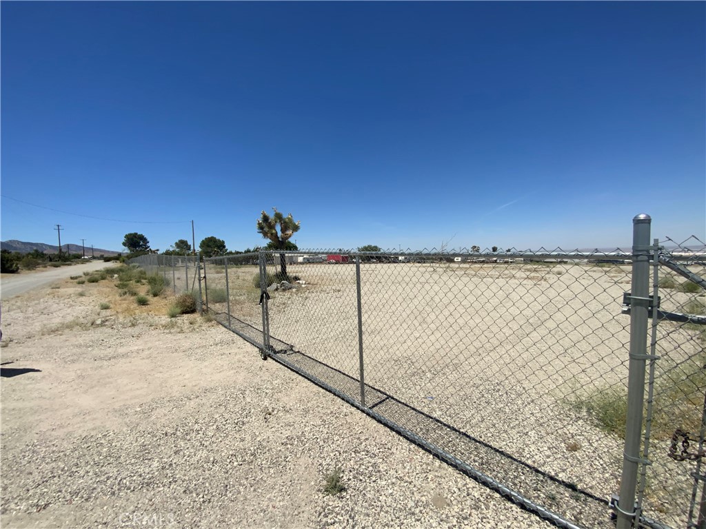 2770 White Fox Property Photo 4