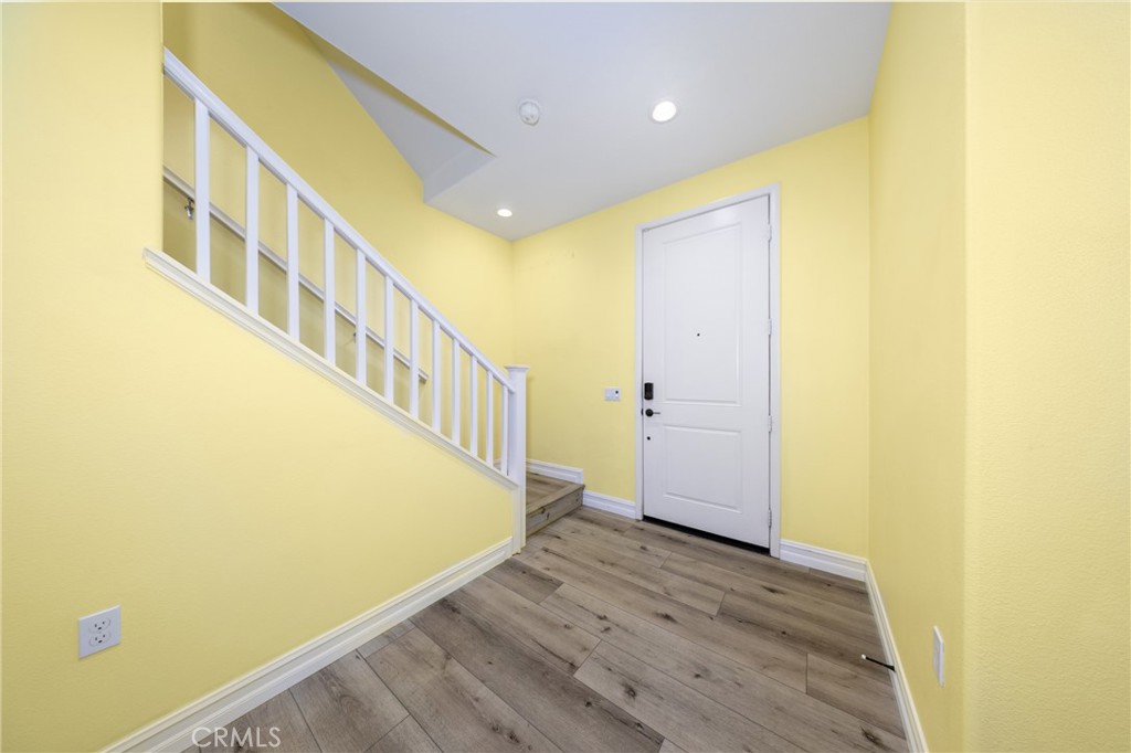 7358 Luminaire Property Photo 4