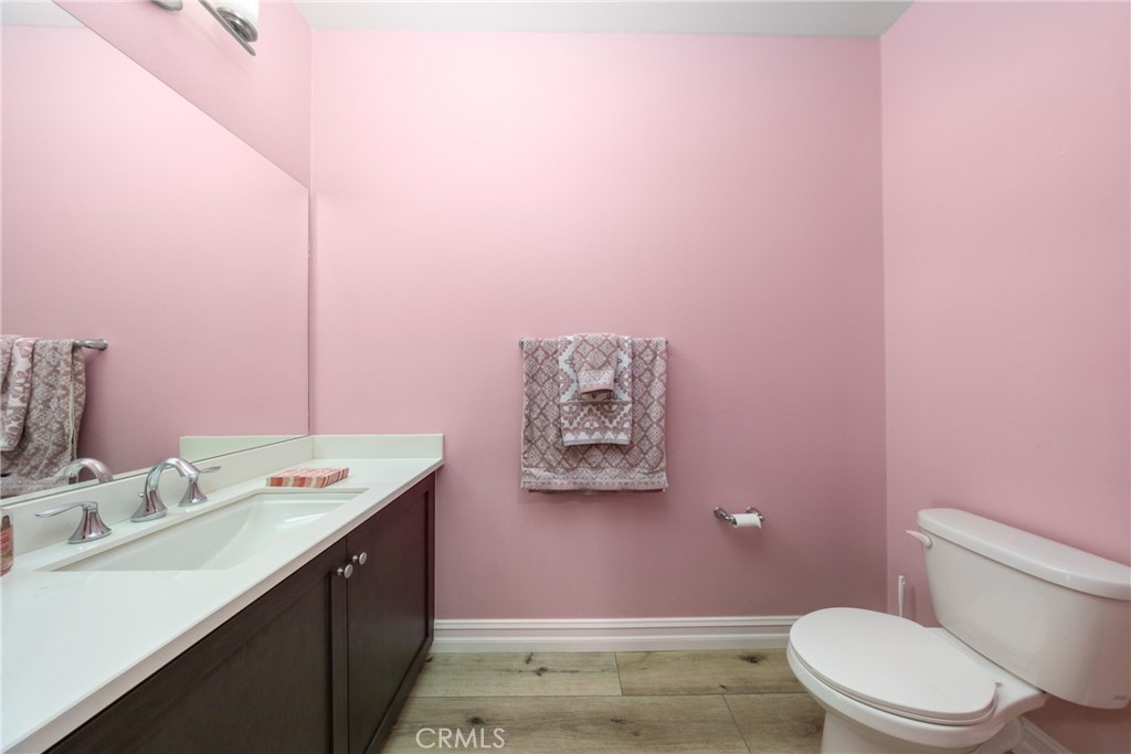 7358 Luminaire Property Photo 10