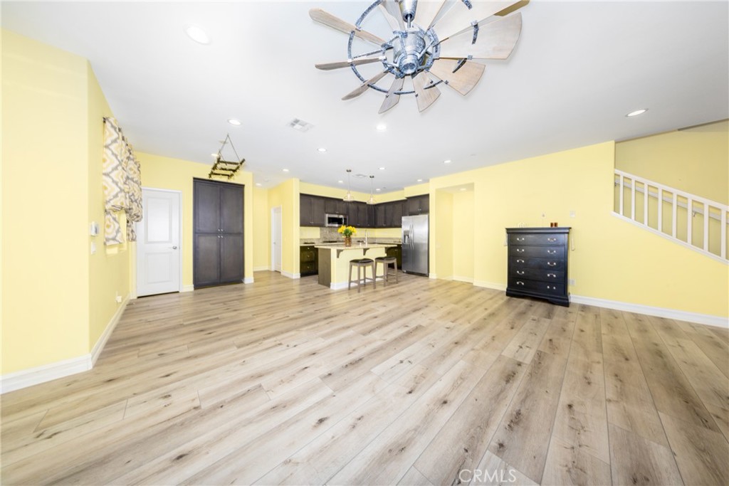 7358 Luminaire Property Photo 14