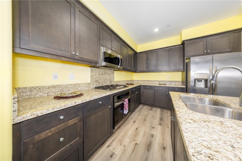 7358 Luminaire Property Photo 20