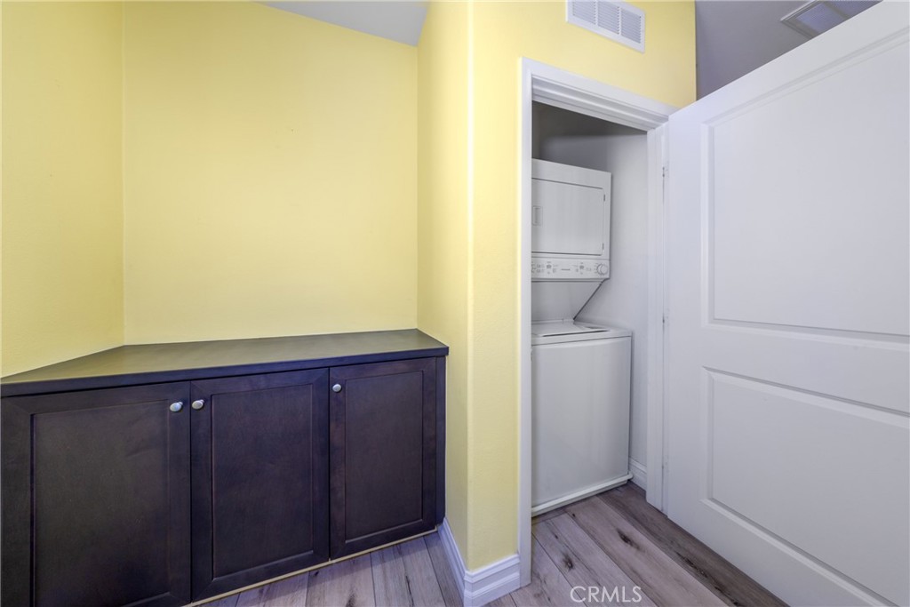 7358 Luminaire Property Photo 28