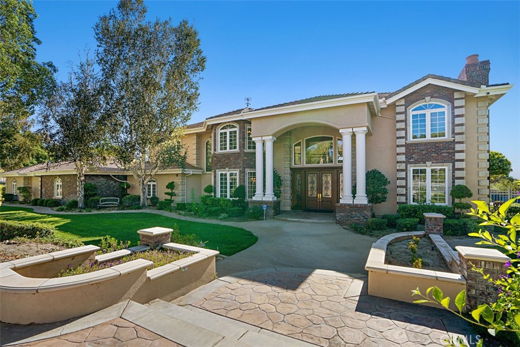 6863 Canyon Hill Drive Property Photo 1