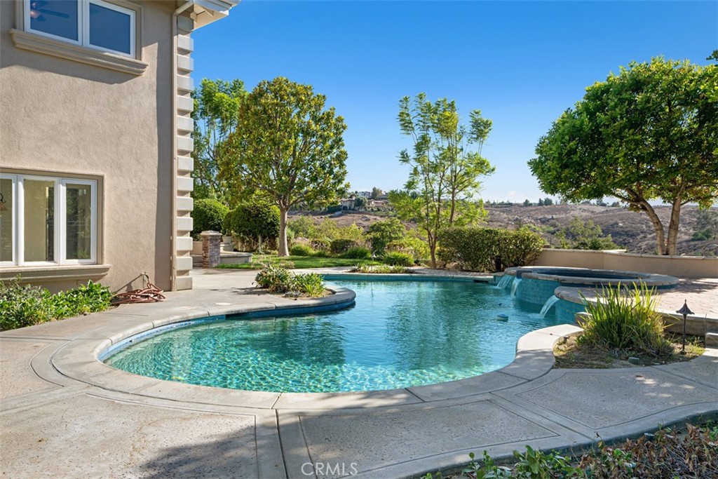 6863 Canyon Hill Drive Property Photo 6