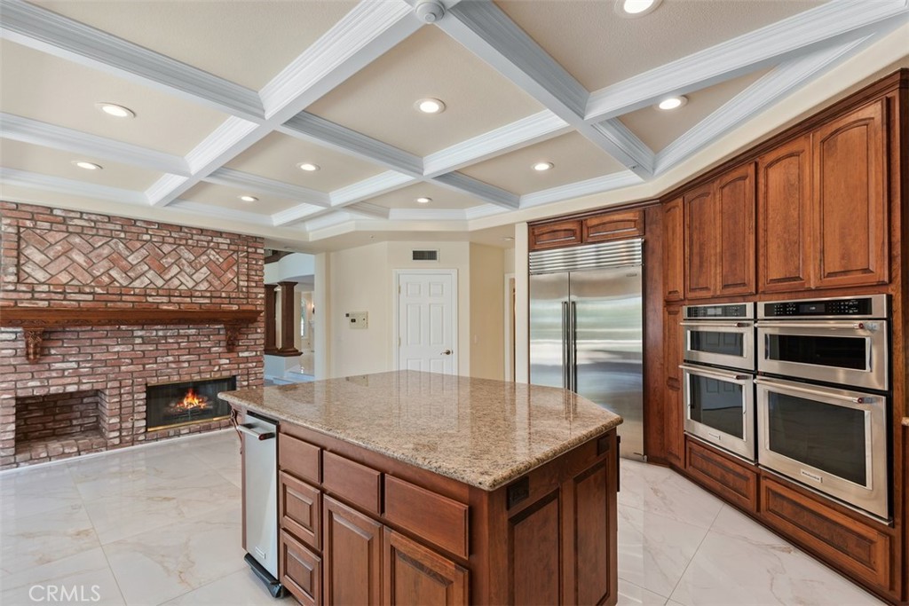6863 Canyon Hill Drive Property Photo 10