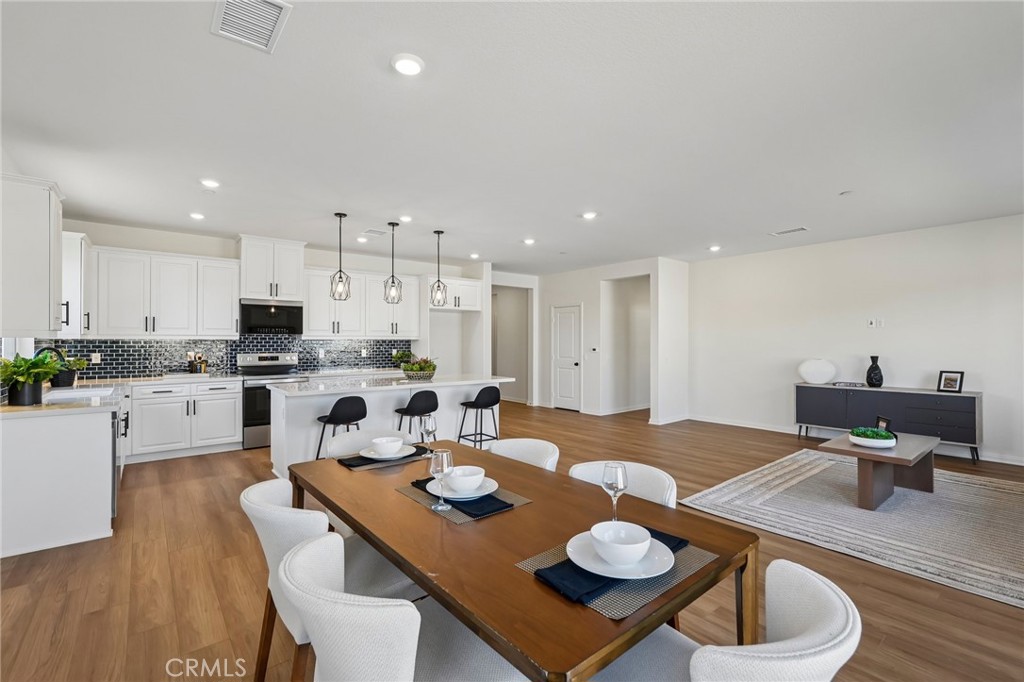 28292 Delphinus Drive Property Photo 8
