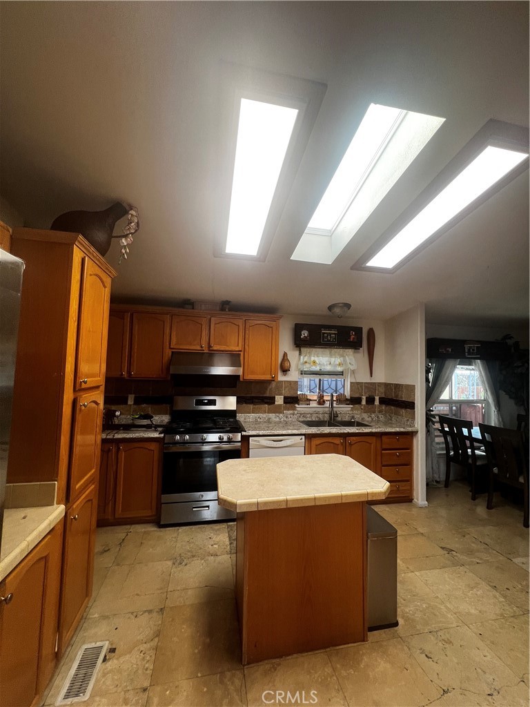1616 S Euclid 91 Property Photo 7