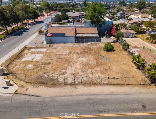 13653 Magnolia Property Photo 3