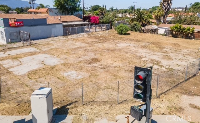 13653 Magnolia Property Photo 5