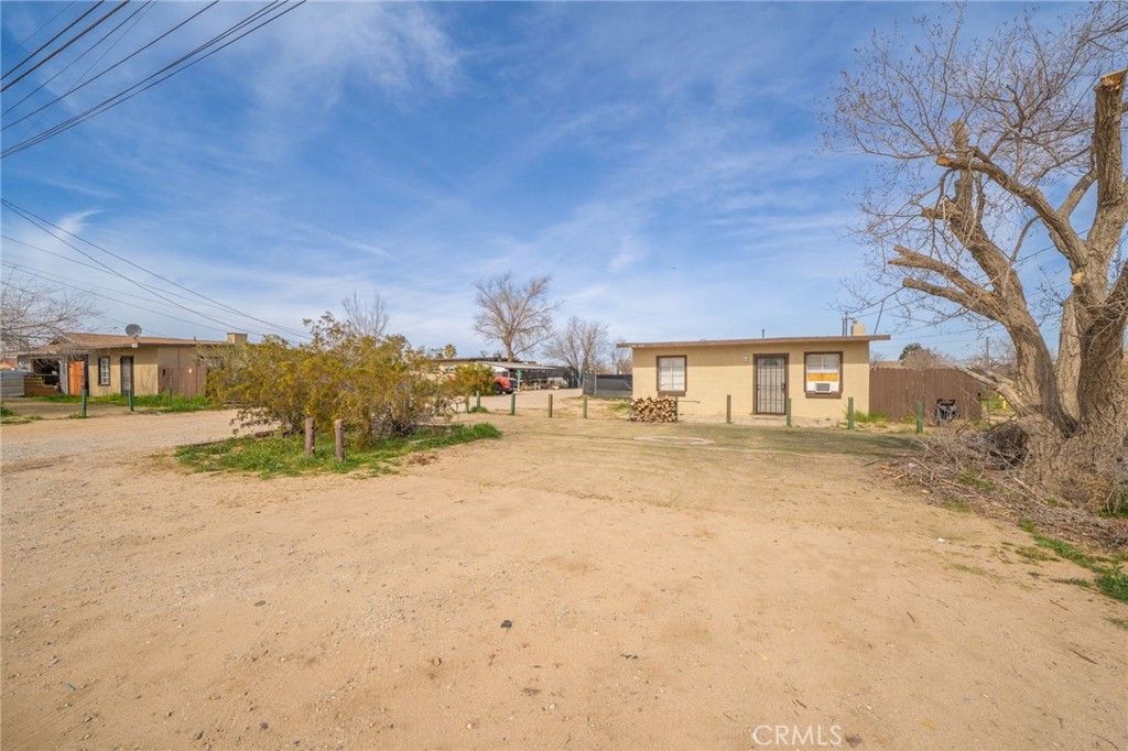 11986 White Avenue Property Photo 2