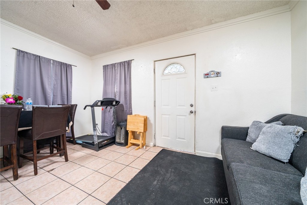 11986 White Avenue Property Photo 5