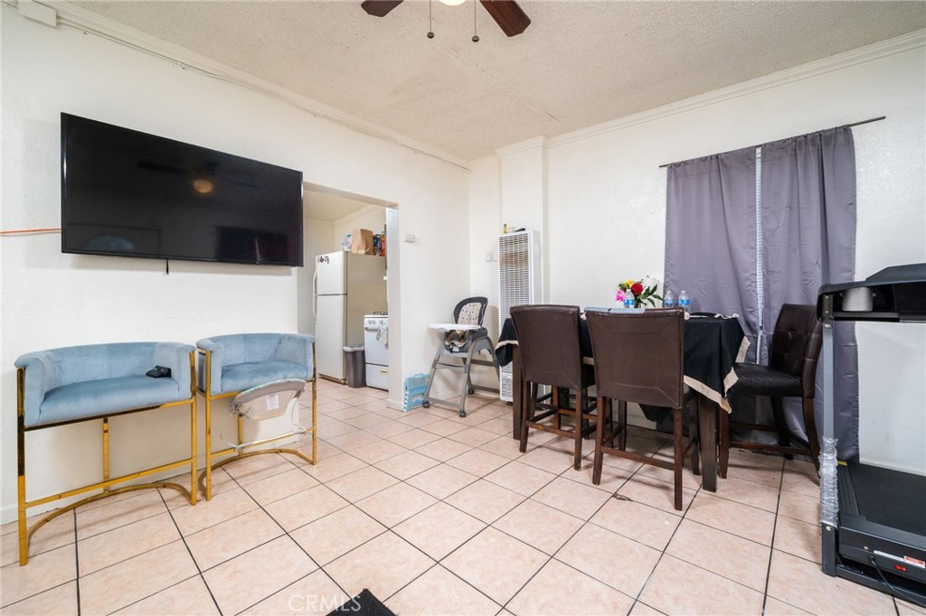 11986 White Avenue Property Photo 7