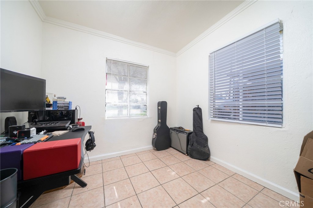 11986 White Avenue Property Photo 27