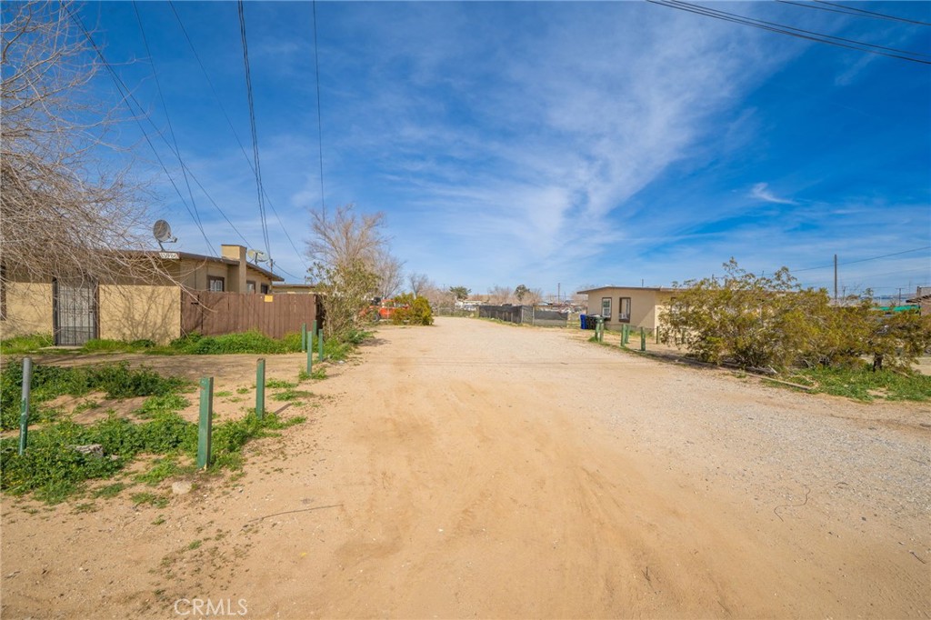 11986 White Avenue Property Photo 32