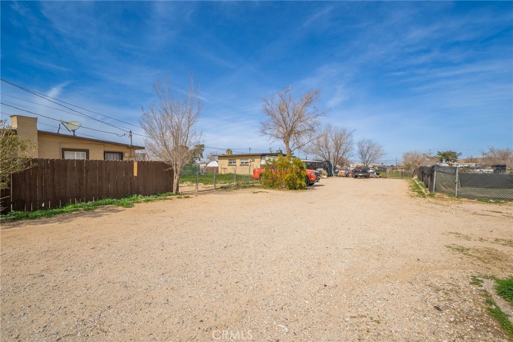 11986 White Avenue Property Photo 33