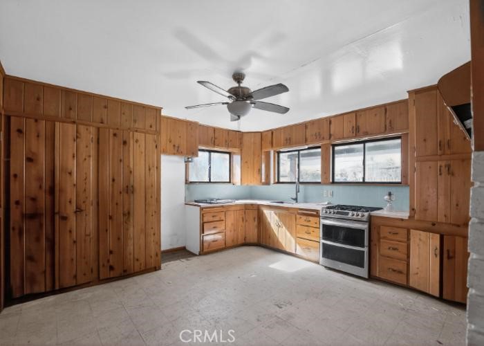 452 Sirretta Street Property Photo 10