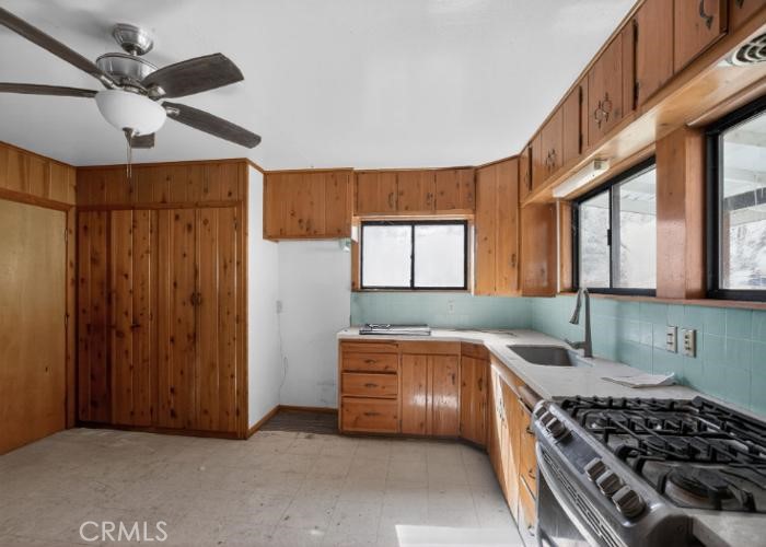452 Sirretta Street Property Photo 11
