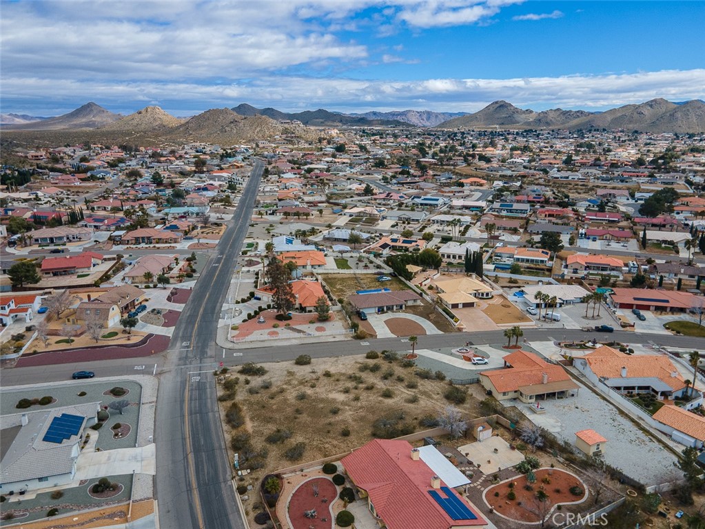 16499 Kamana Road Property Photo 15