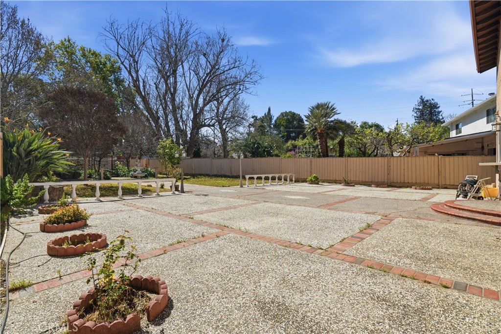 1682 Commodore Drive Property Photo 32