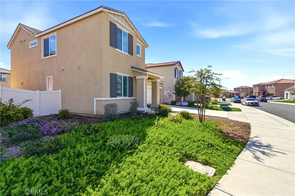 15594 Raptor Property Photo 4