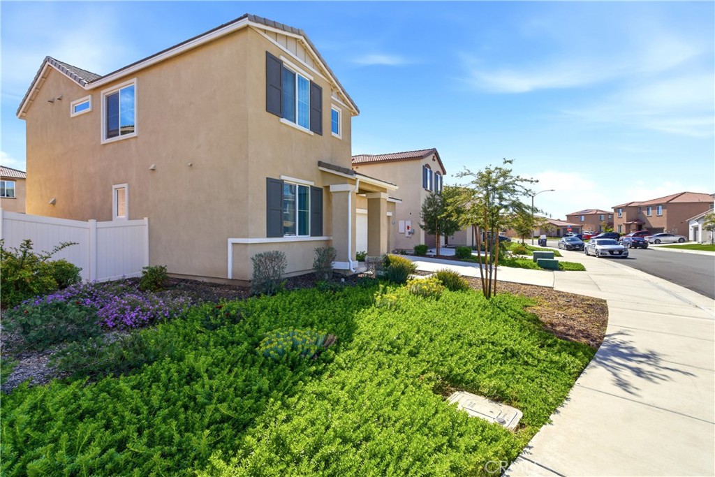 15594 Raptor Property Photo 4