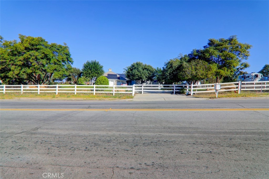 16950 Scottsdale Property Photo 2
