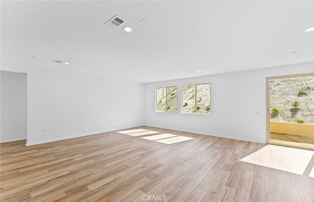 4057 Hudson Lane Property Photo 6