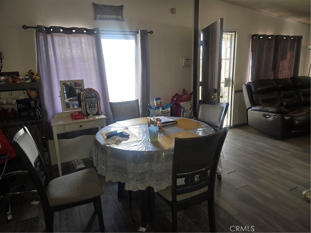17225 Valley 9w Property Photo 6