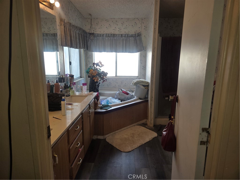 17225 Valley 9w Property Photo 7