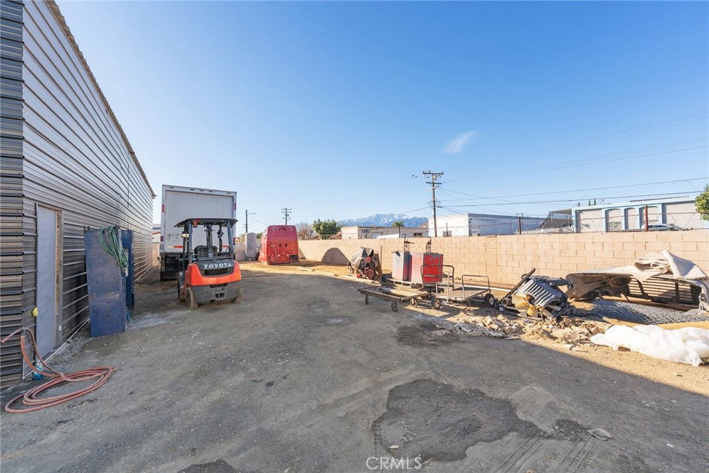 544 W Rialto Property Photo 14