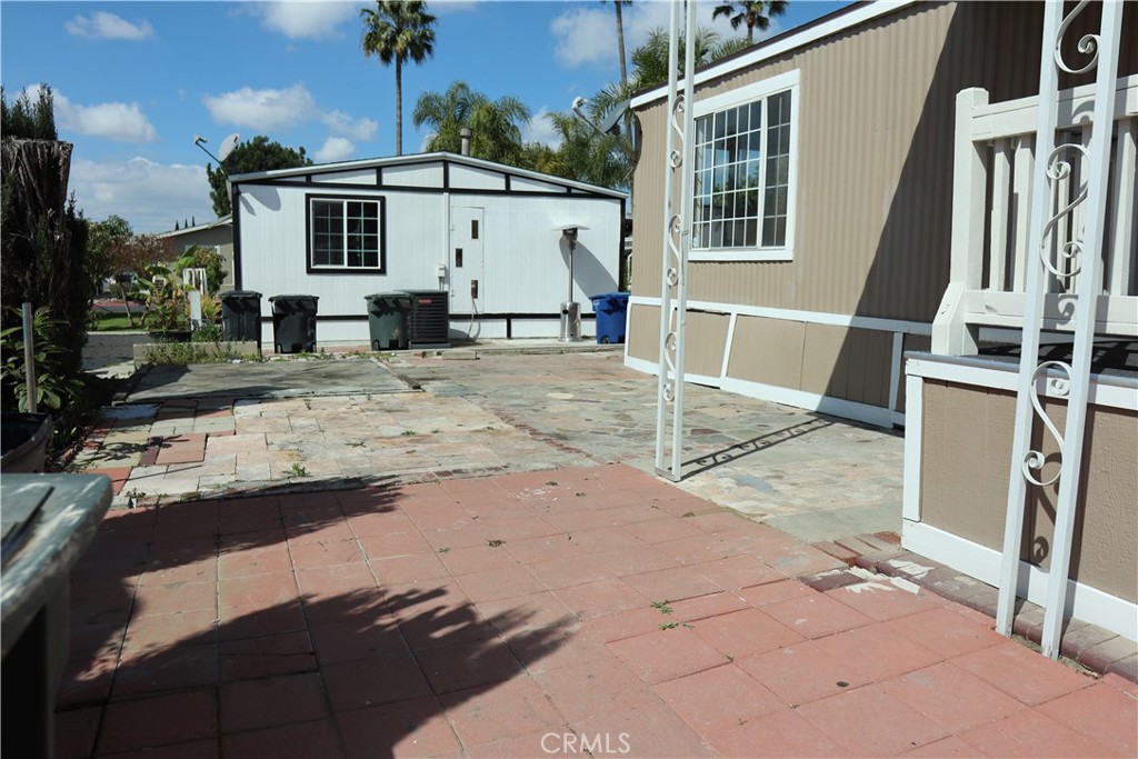 1855 E Riverside Drive 48 Property Photo 4