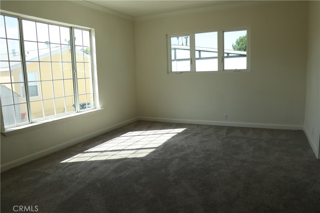1855 E Riverside Drive 48 Property Photo 11
