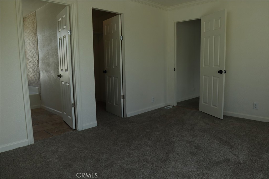 1855 E Riverside Drive 48 Property Photo 12