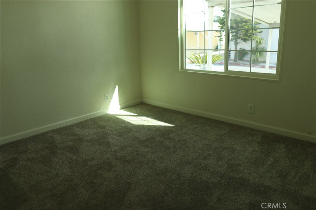 1855 E Riverside Drive 48 Property Photo 14