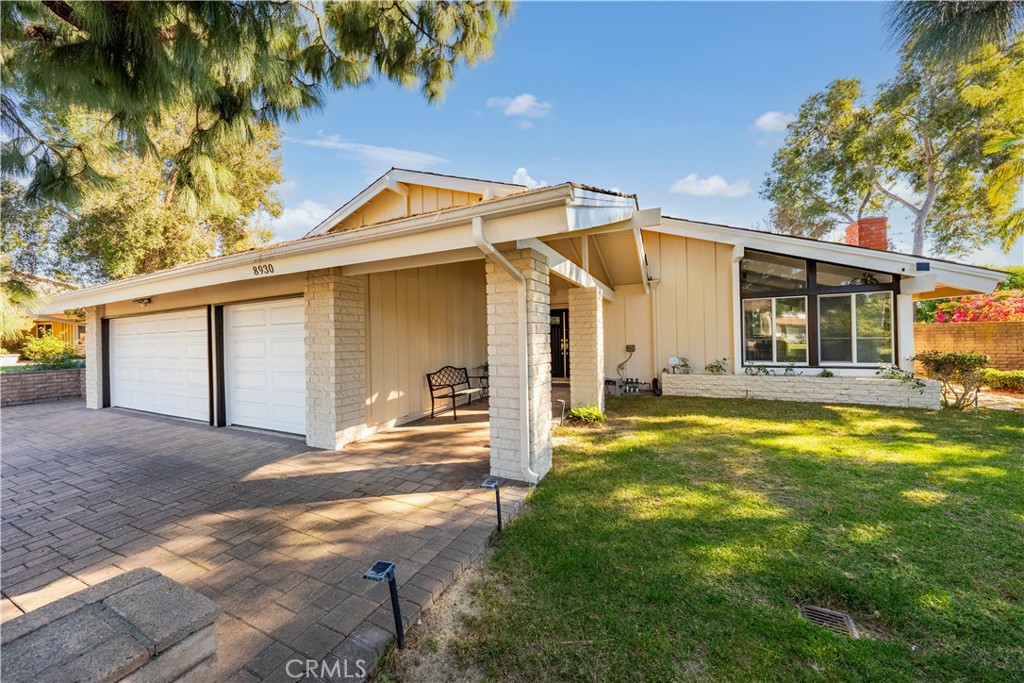 8930 Lindante Property Photo 10