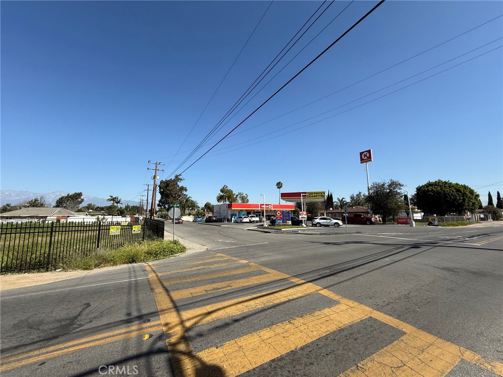10621 Jurupa Rd Property Photo 4