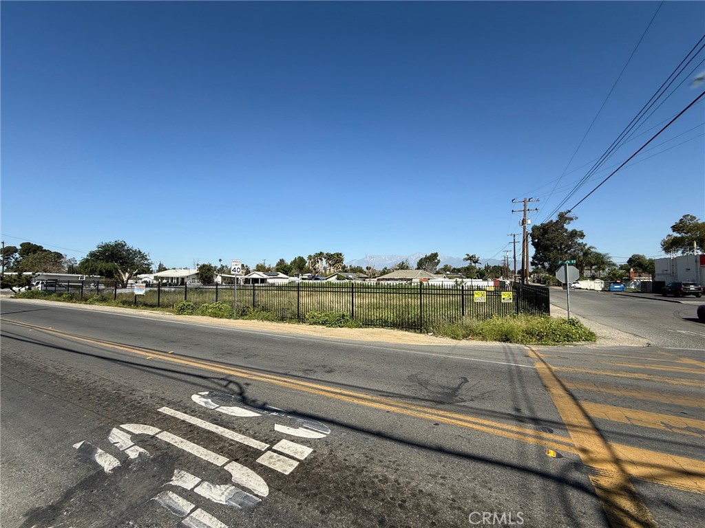 10621 Jurupa Rd Property Photo 5