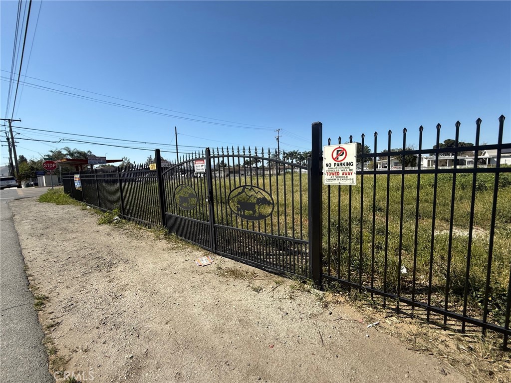 10621 Jurupa Rd Property Photo 8