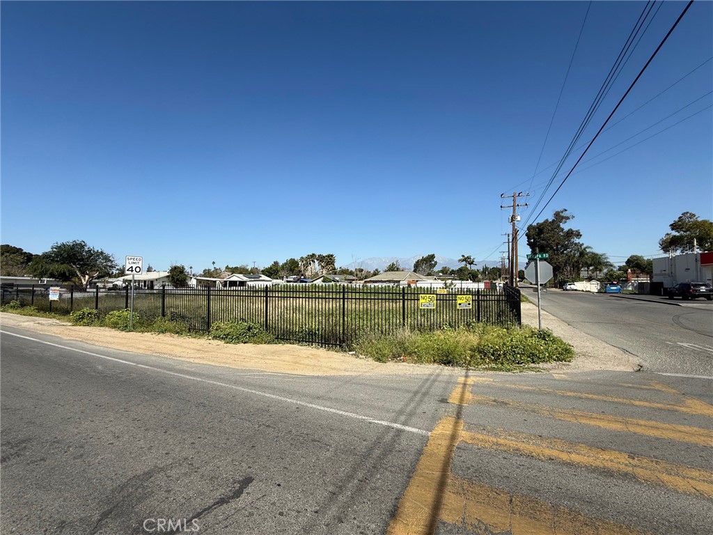 10621 Jurupa Rd Property Photo 14